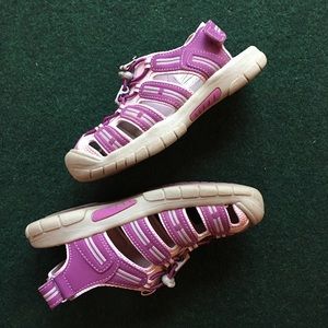 Khombu girls sandals size 2